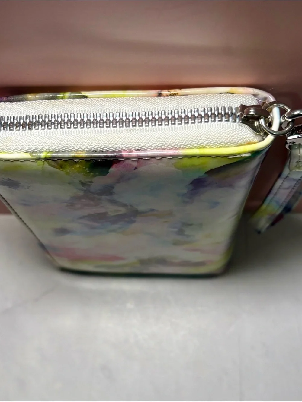 🌸 Betsey Johnson Floral Print Wristlet Wallet